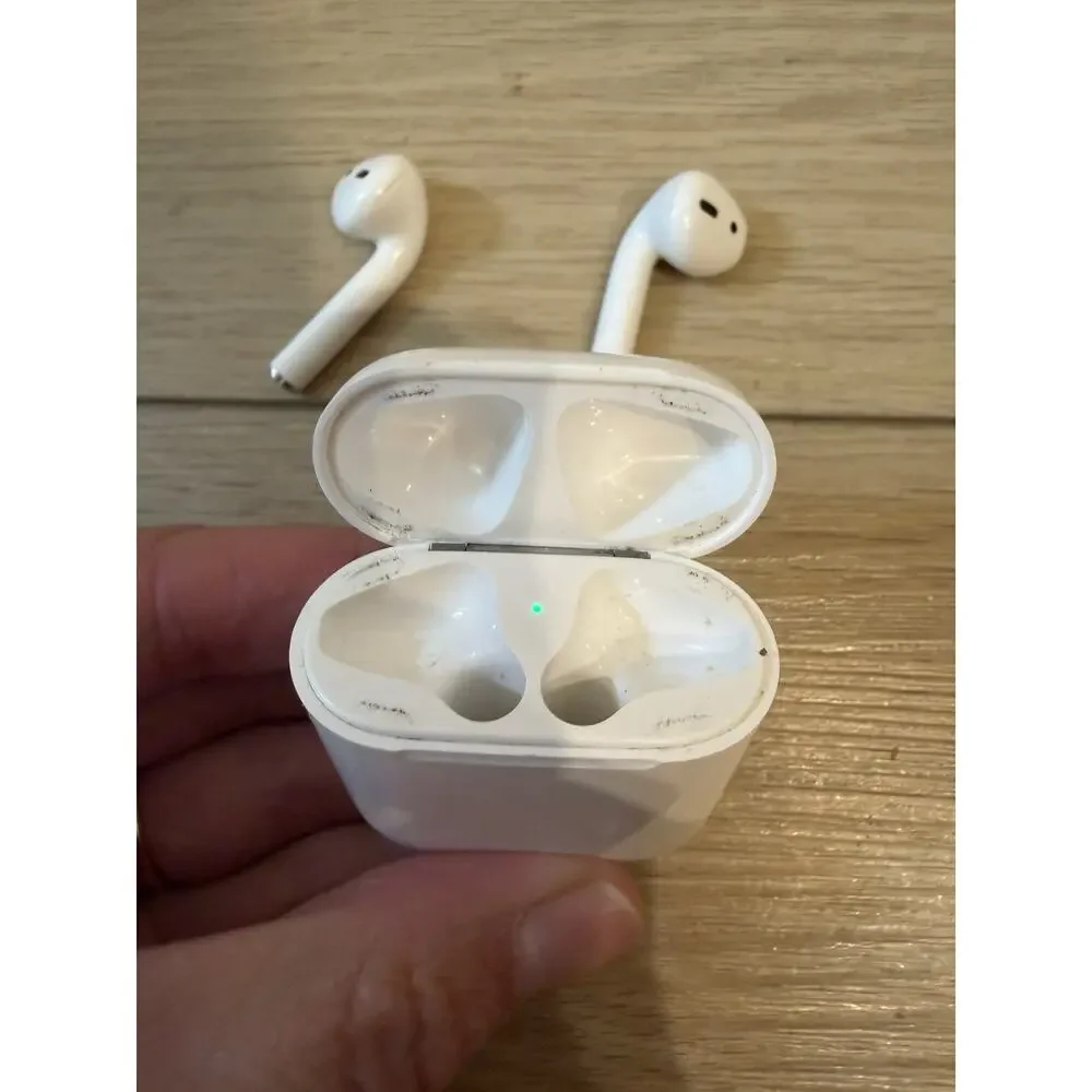 Apple AirPods 2nd Genuine With Charging Case